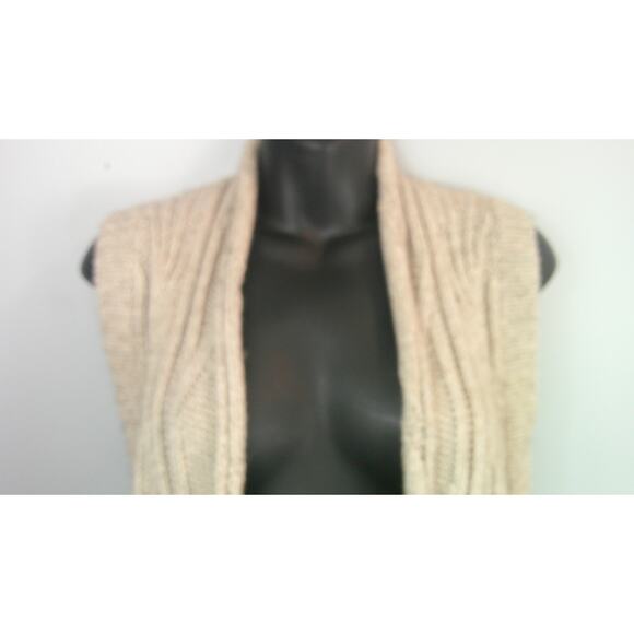 CAbi Womens Oatmeal Wool Blend Cable Knit Vest Cardigan Style #499 Size M. - Picture 2 of 9